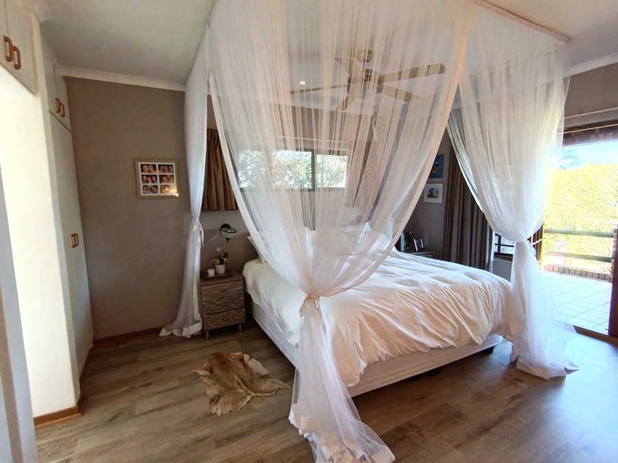 3 Bedroom Property for Sale in Wavecrest Eastern Cape